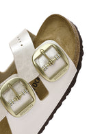 Birkenstock Kadın Beyaz Arizona Big Buckle Bf Graceful Çift Bantlı Metalik Terlik | Derimod Birkenstock Kadın Beyaz Arizona Big Buckle Bf Graceful Çift Bantlı Metalik Terlik | Derimod