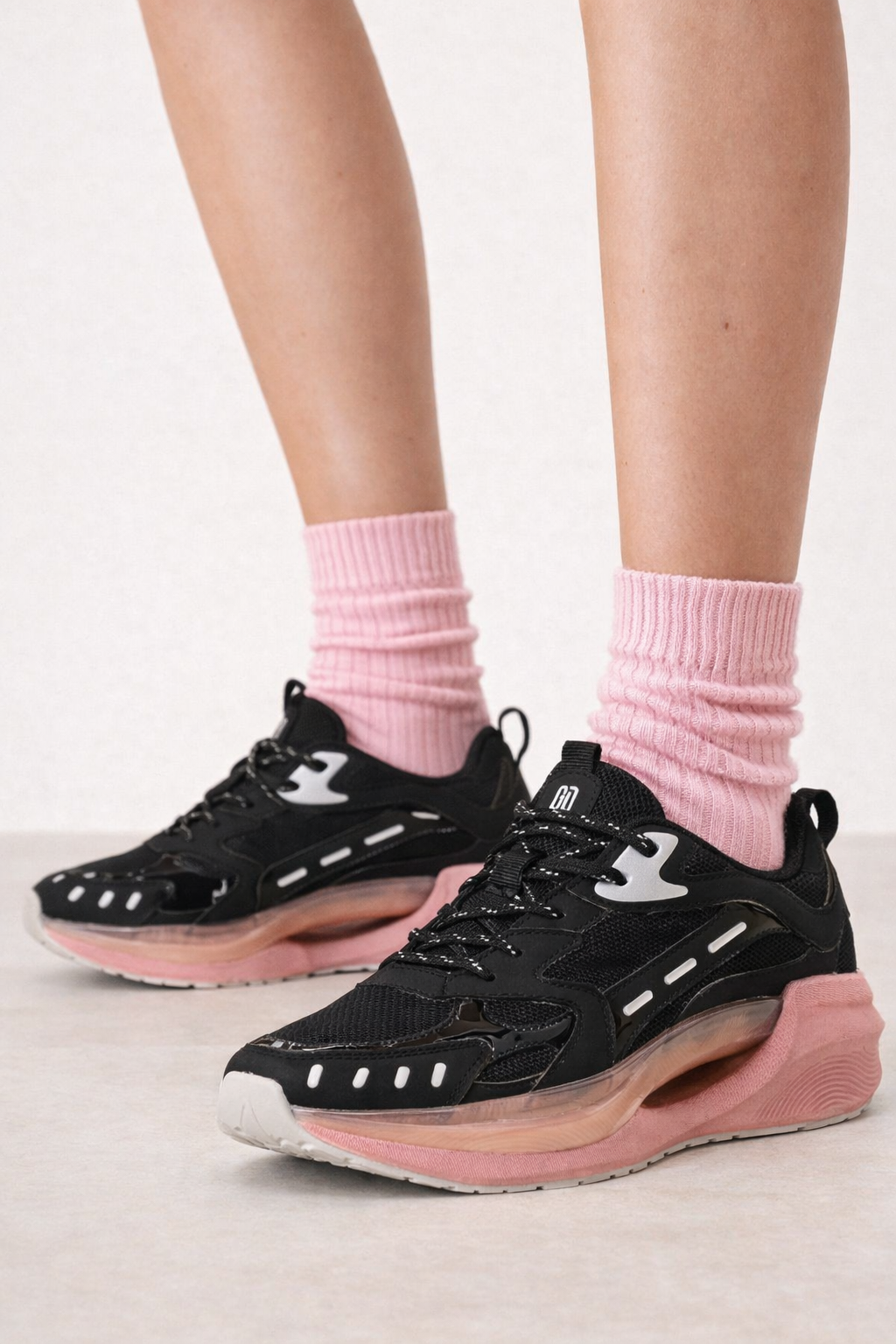 Derimod Studio Kadın Siyah Bağcıklı Kalın Tabanlı Sneaker