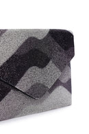 Kadın Siyah Gri Uzun Zincir Askılı Taşlı Portföy Çanta | Derimod Kadın Siyah Gri Uzun Zincir Askılı Taşlı Portföy Çanta | Derimod
