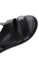 Kadın Siyah Bilekten Bantlı Deri Comfort Sandalet | Derimod Kadın Siyah Bilekten Bantlı Deri Comfort Sandalet | Derimod