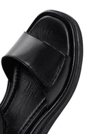 Kadın Siyah Bilekten Bantlı Deri Comfort Sandalet | Derimod Kadın Siyah Bilekten Bantlı Deri Comfort Sandalet | Derimod