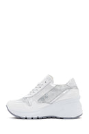 Kadın Beyaz Dolgu Topuklu Bağcıklı Deri Sneaker | Derimod Kadın Beyaz Dolgu Topuklu Bağcıklı Deri Sneaker | Derimod