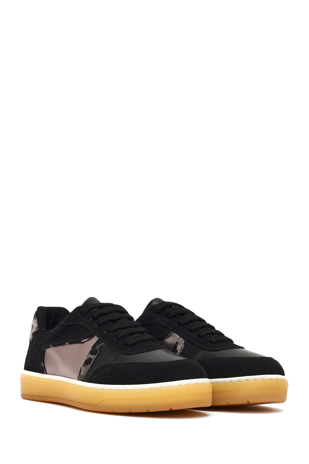 Kadın Siyah Bağcıklı Kalın Tabanlı Desenli Sneaker