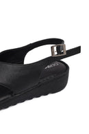 Kadın Siyah Tokalı Deri Comfort Sandalet | Derimod Kadın Siyah Tokalı Deri Comfort Sandalet | Derimod
