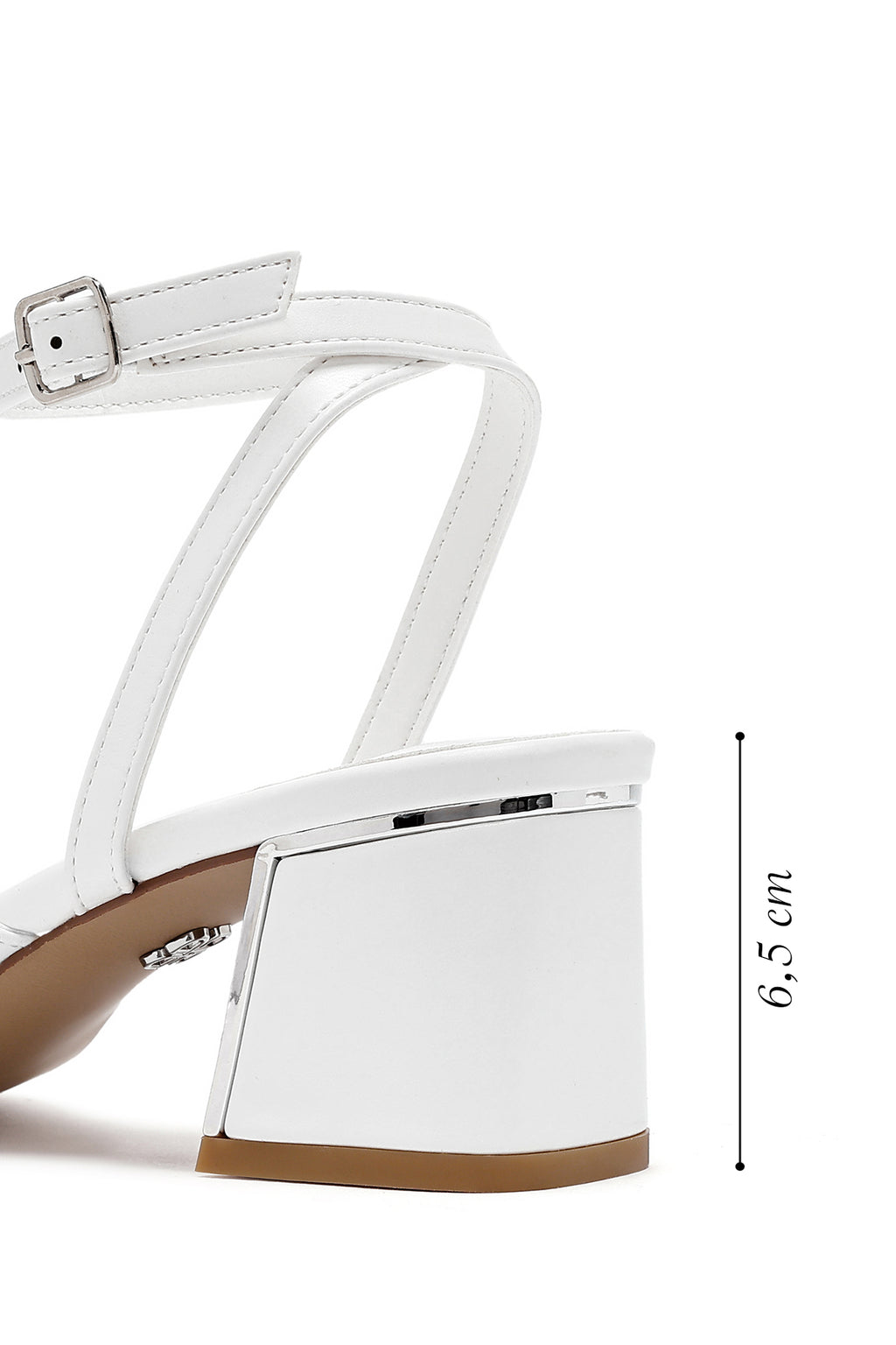 Kadın Beyaz Bilekten Tokalı Kısa Kalın Topuklu Sandalet