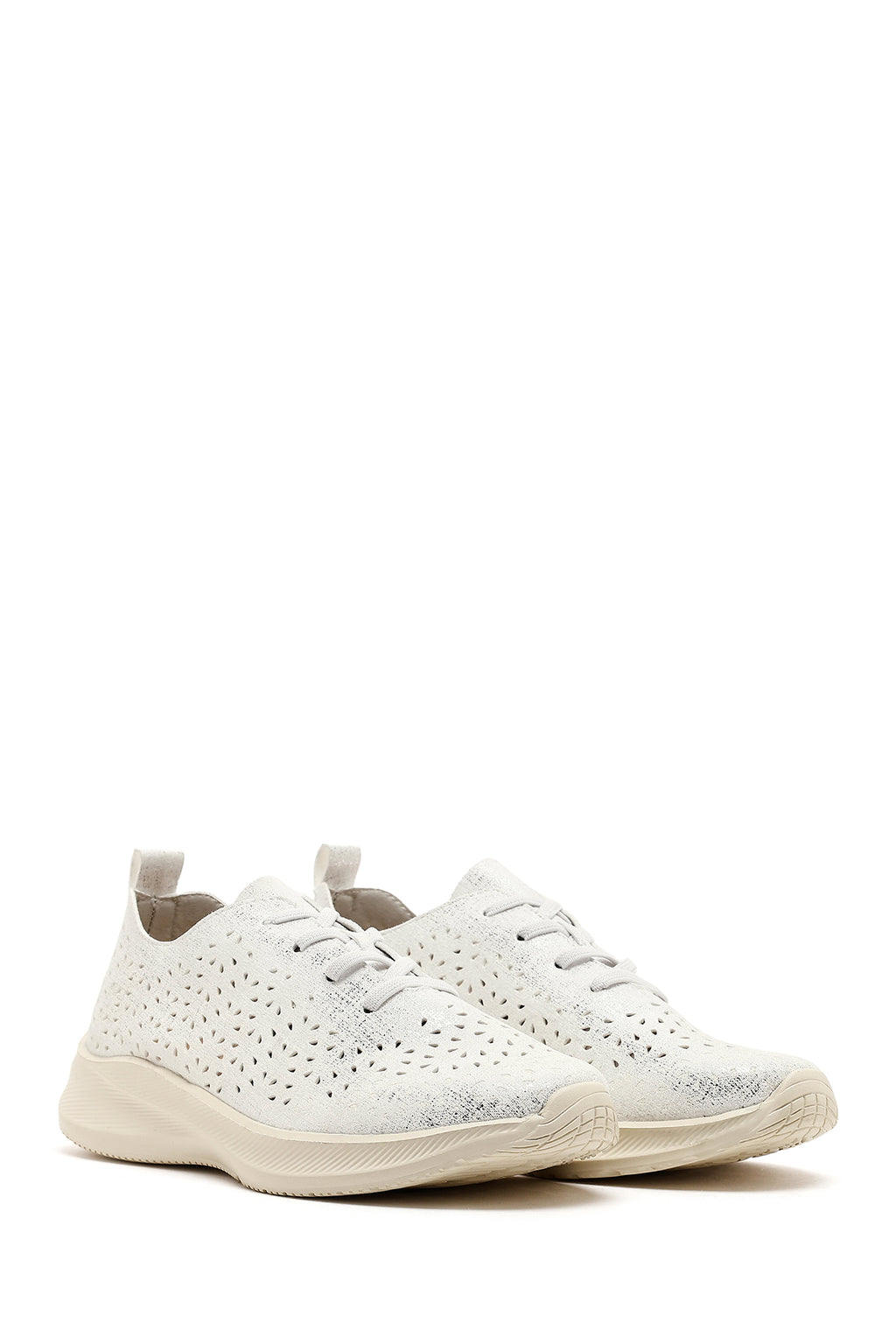 Kadın Beyaz Bağcıklı Kalın Tabanlı Desenli Kumaş Comfort Sneaker