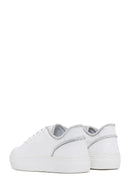 Kadın Beyaz Bağcıklı Taşlı Deri Sneaker | Derimod Kadın Beyaz Bağcıklı Taşlı Deri Sneaker | Derimod