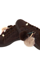 Kadın Kahverengi Bağcıklı Charmlı Süet Deri Teddy Sneaker | Derimod Kadın Kahverengi Bağcıklı Charmlı Süet Deri Teddy Sneaker | Derimod