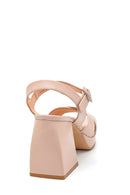 Kadın Casual Platform Topuklu Deri Sandalet | Derimod Kadın Casual Platform Topuklu Deri Sandalet | Derimod