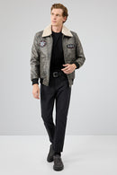 Hurricane Men's Grey Fur Collar Pilot Leather Jacket with Emblem | Derimod Hurricane Men's Grey Fur Collar Pilot Leather Jacket with Emblem | Derimod