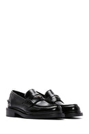 Kadın Siyah Deri Rugan Maskülen Loafer | Derimod Kadın Siyah Deri Rugan Maskülen Loafer | Derimod