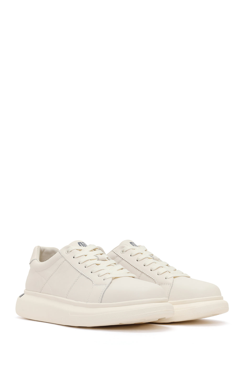 Erkek Beyaz Bağcıklı Kalın Tabanlı Deri Sneaker