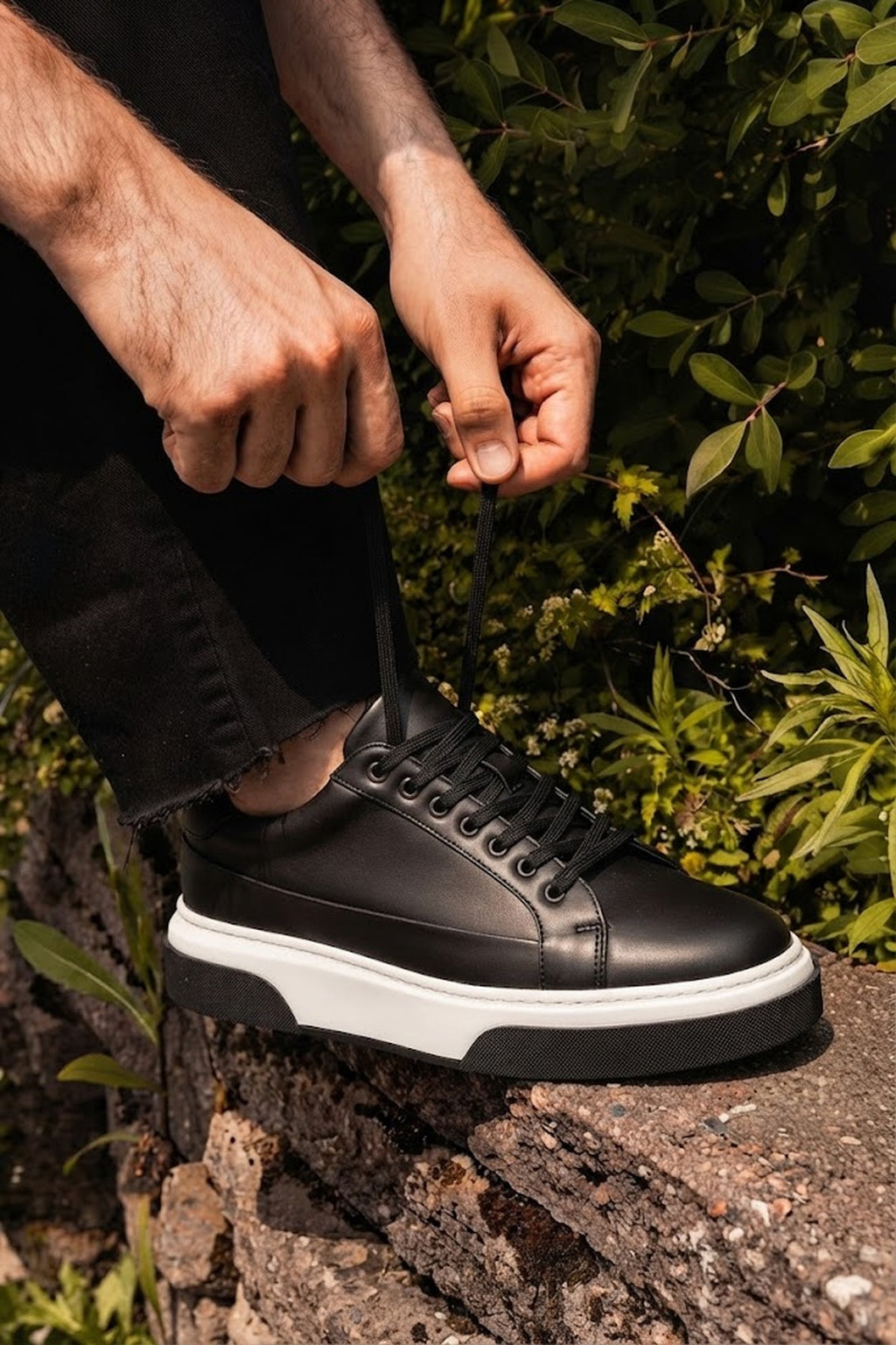 Erkek Siyah Bağcıklı Kalın Tabanlı Deri Sneaker