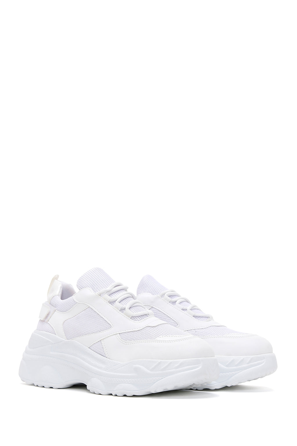 Kadın Beyaz Bağcıklı Kalın Tabanlı Sneaker
