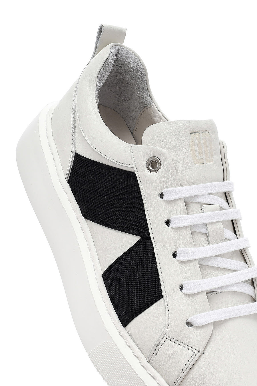 Erkek Beyaz Bağcıklı Kalın Tabanlı Deri Sneaker