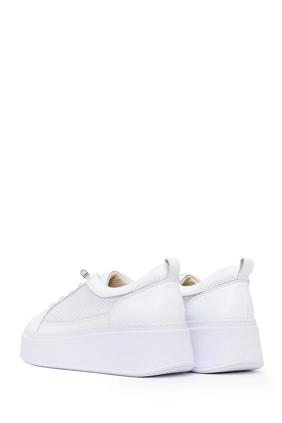 Kadın Beyaz Bağcıklı Kalın Tabanlı Deri Sneaker