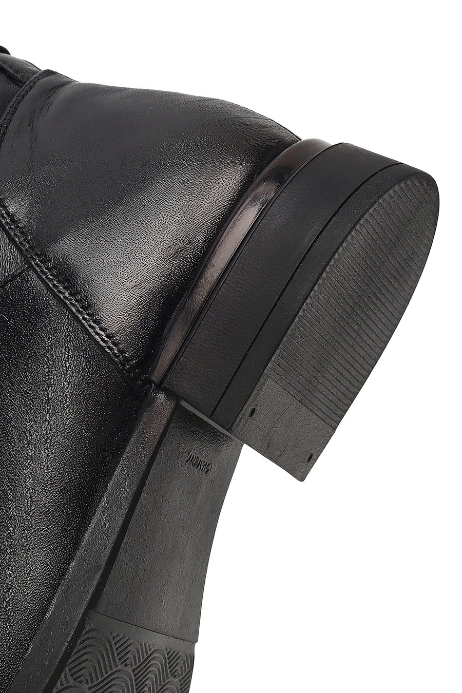 Woman Black Zip Closure Buckled Leather Boots