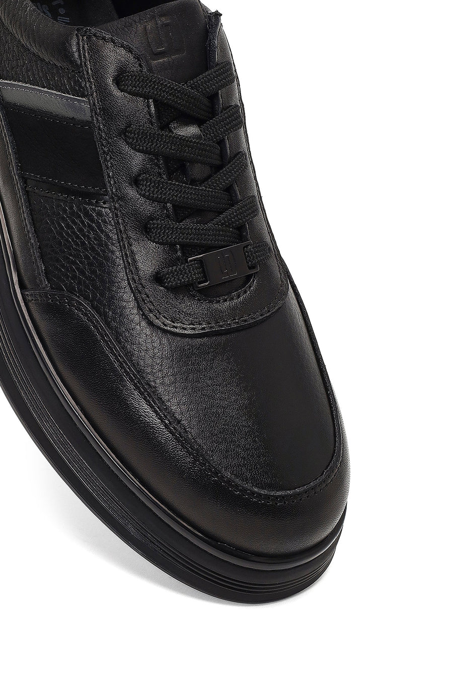 Men's Black Lace-Up Leather Casual Sneaker