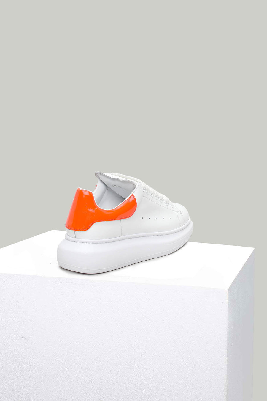 White-Pomegranate Flower Women's Leather Sneaker