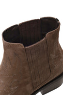 Woman Mink Short Chunky-Heeled Embroidered Suede Cowboy Boots | Derimod