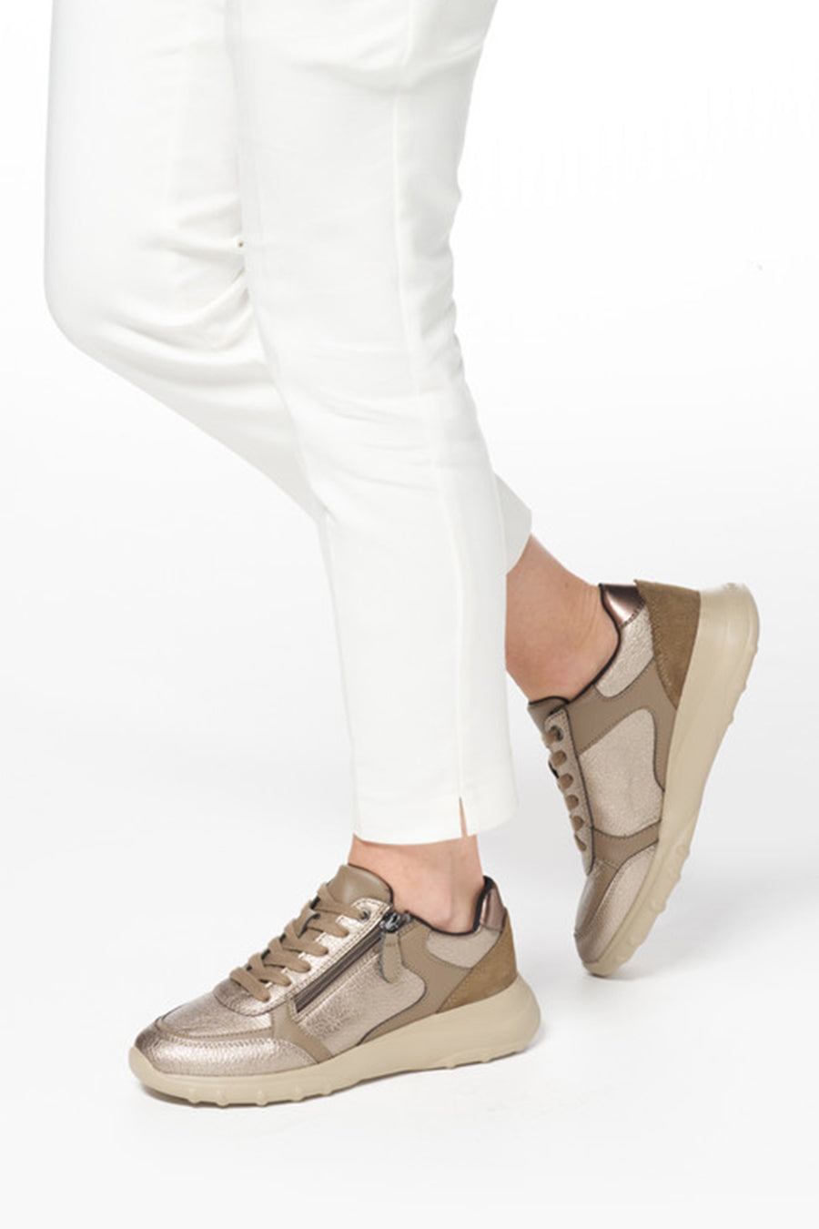 
Women Women Mink Spherica Lace-Up Thick Sole Leather Sneaker
