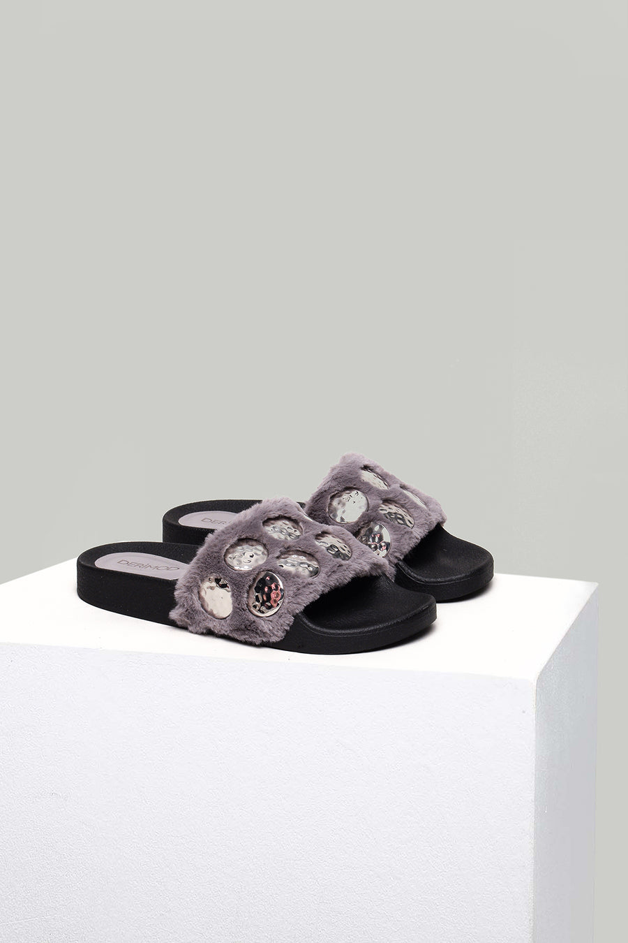 Metal Detailed Plush Women's Slippers
