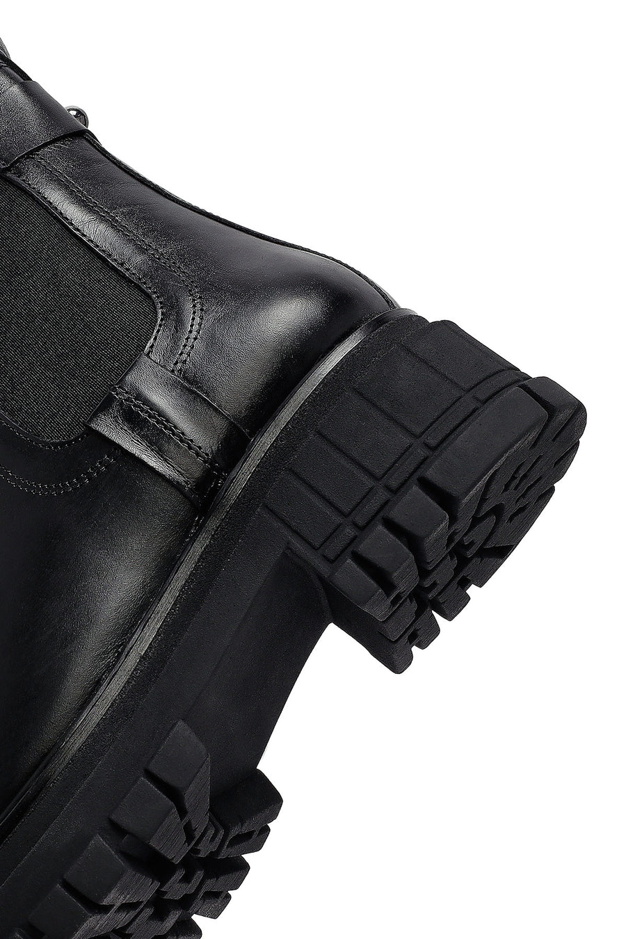 Woman Black Thick Sole Leather Chelsea Boots
