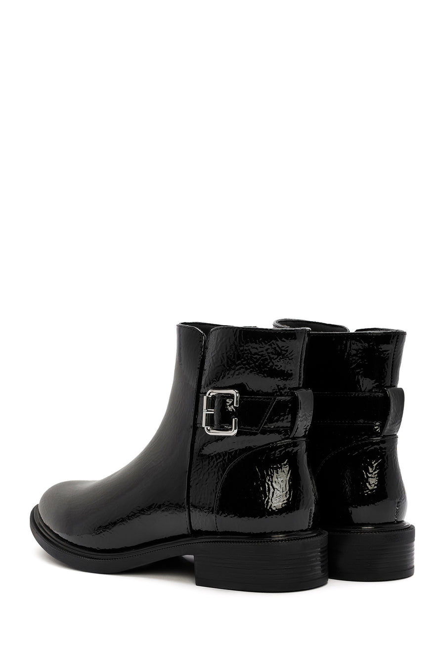 Woman Black Zippered Patent Leather Boots