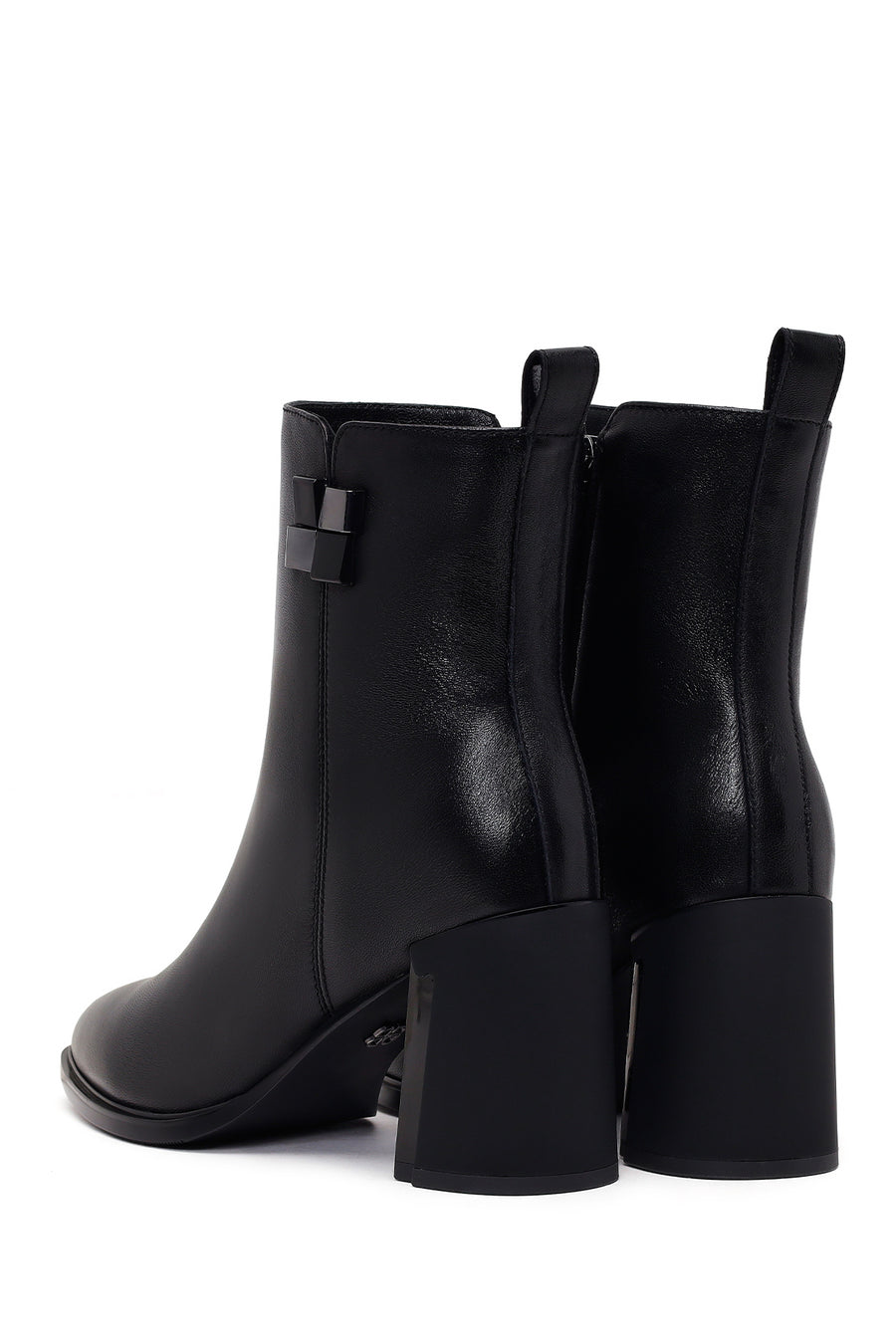 Woman Black Zip Closure Thick-Heeled Leather Boots