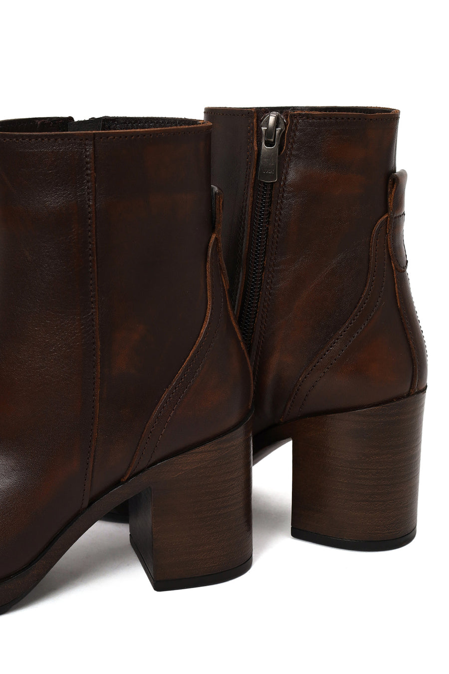 Woman Brown Zip Closure Chunky-Heeled Leather Boots