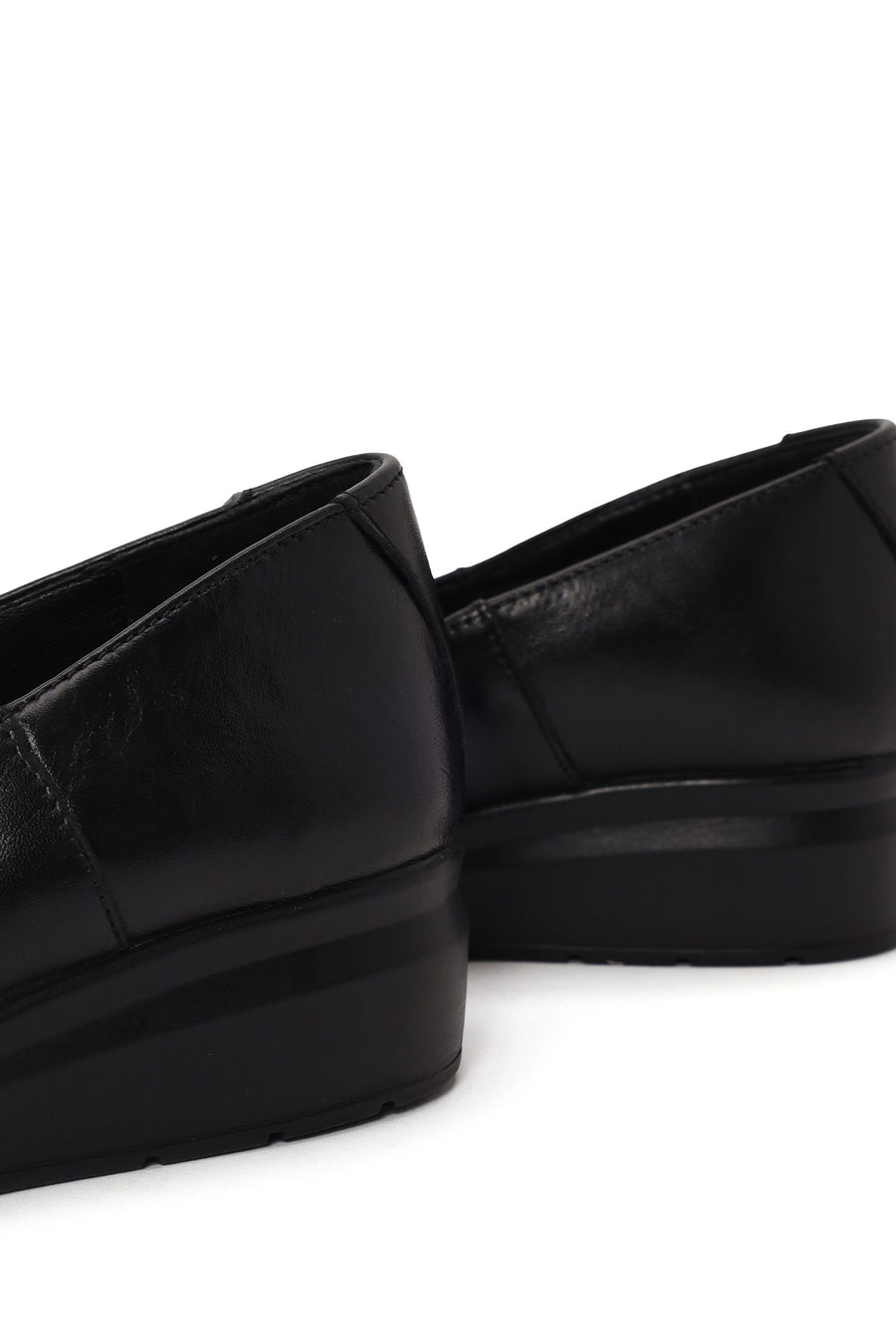 Woman Black Short Wedge-Heel Leather Comfort Shoes