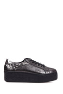 Kadın Yıldız Detaylı Sneaker | Derimod
