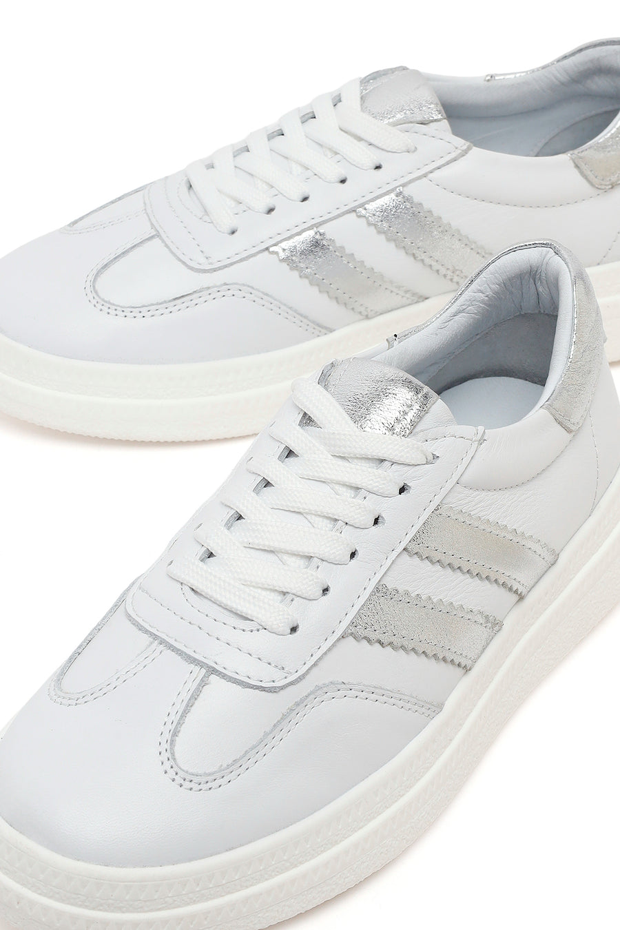 Woman White Lace-Up Leather Sneaker