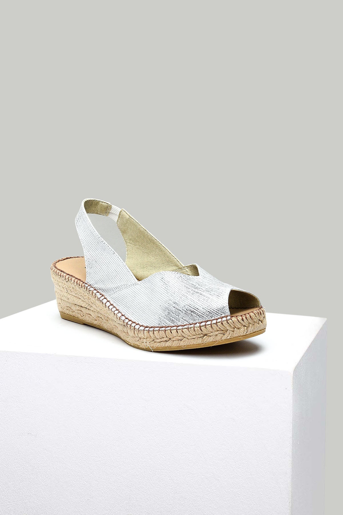 Complete the Look by Purchasing Together!