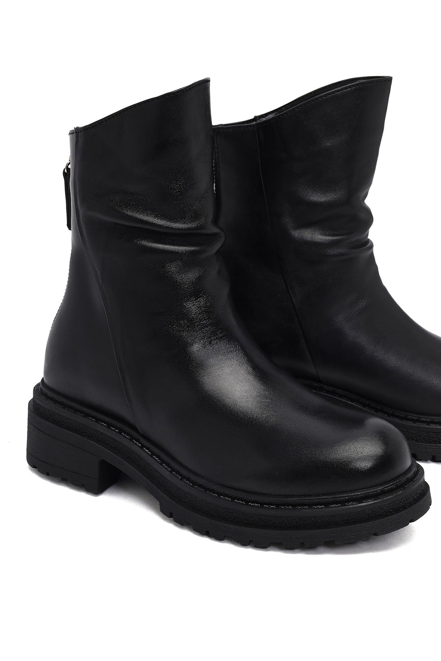 Woman Black Back Zipper Leather Boat