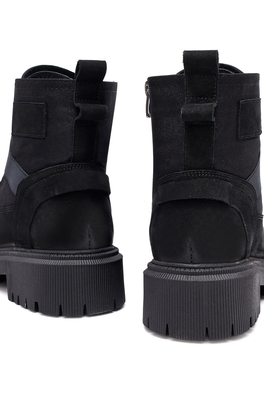 Woman Black Zippered Leather Postal Boots