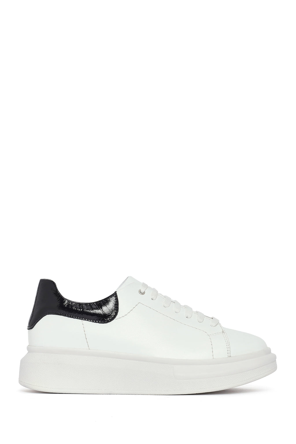 Kadın Beyaz Bağcıklı Kalın Tabanlı Deri Sneaker