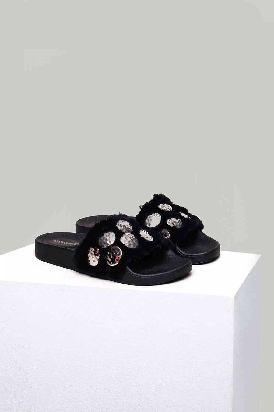 Metal Detailed Plush Women's Slippers