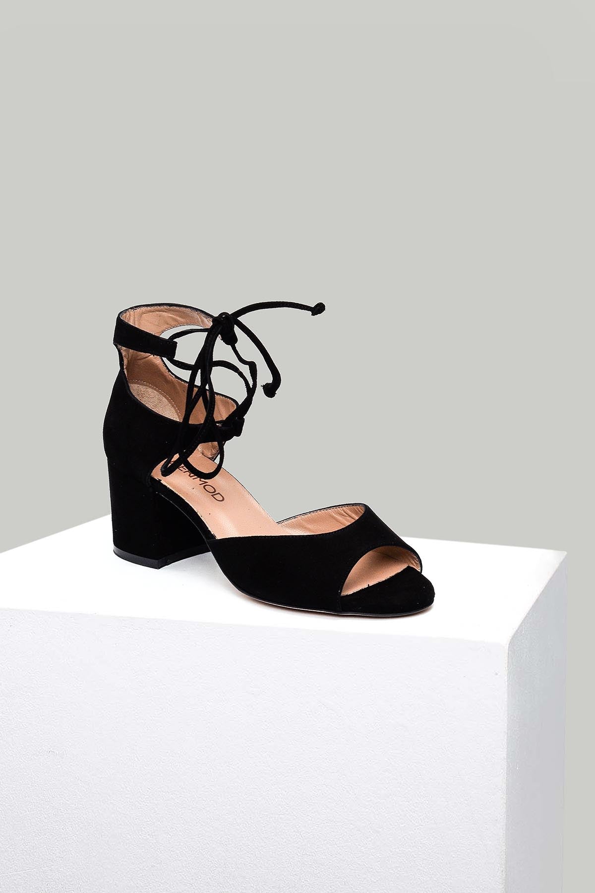 Complete the Look by Purchasing Together!