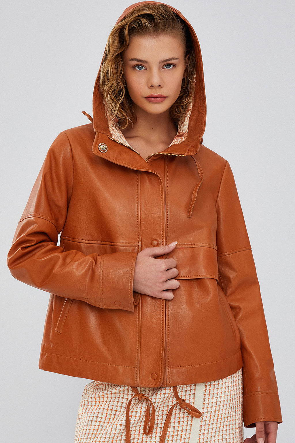 Shelly Kadın Turuncu Oversize Kapüşonlu Deri Ceket