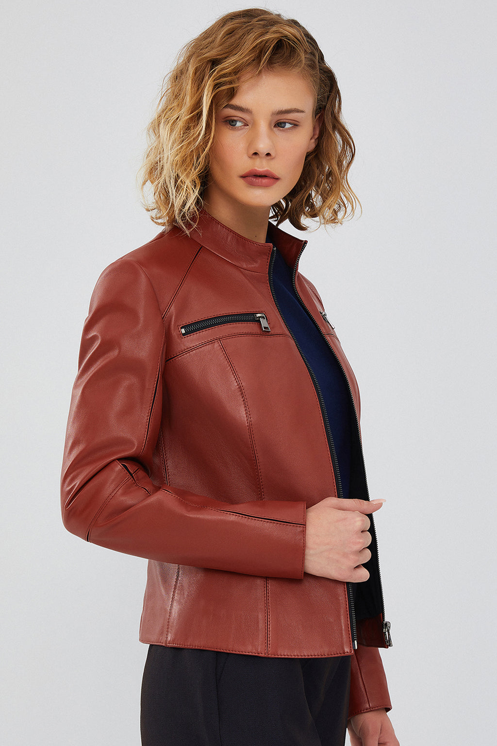 Eva Kadın Kahverengi Slim-Fit Kısa Deri Ceket