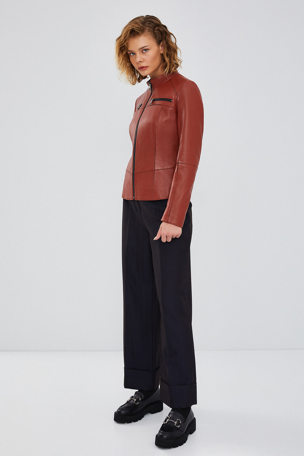 Eva Kadın Kahverengi Slim-Fit Kısa Deri Ceket