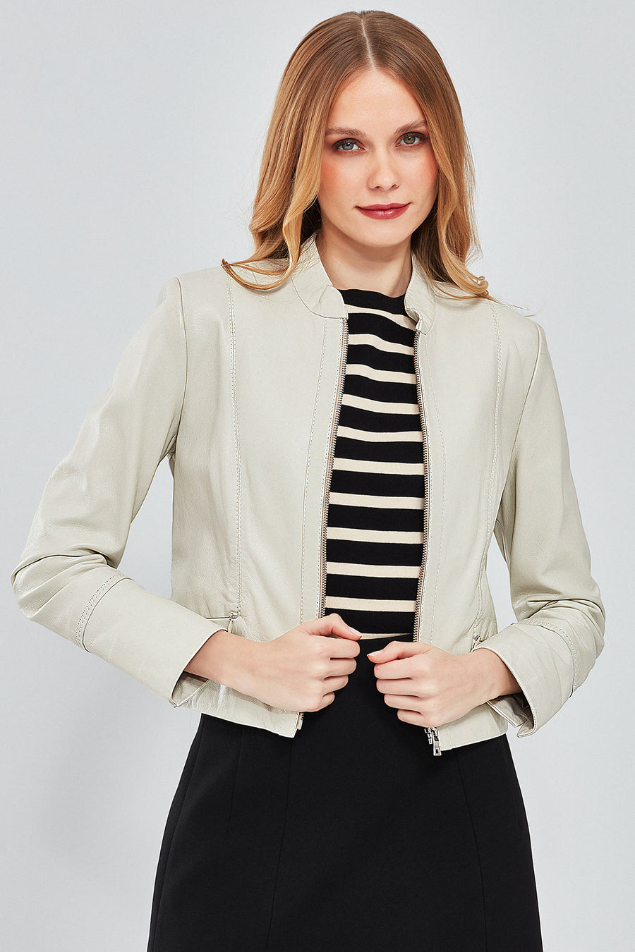 Viola Women's Beige Short Leather Jacket 23WGE50971M | Derimod