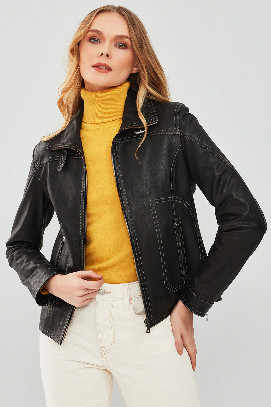 Fiesta Women's Black Short Leather Jacket 23WGM514151 | Derimod