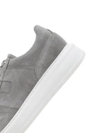 Erkek Gri Kalın Tabanlı Bağcıklı Süet Deri Sneaker | Derimod