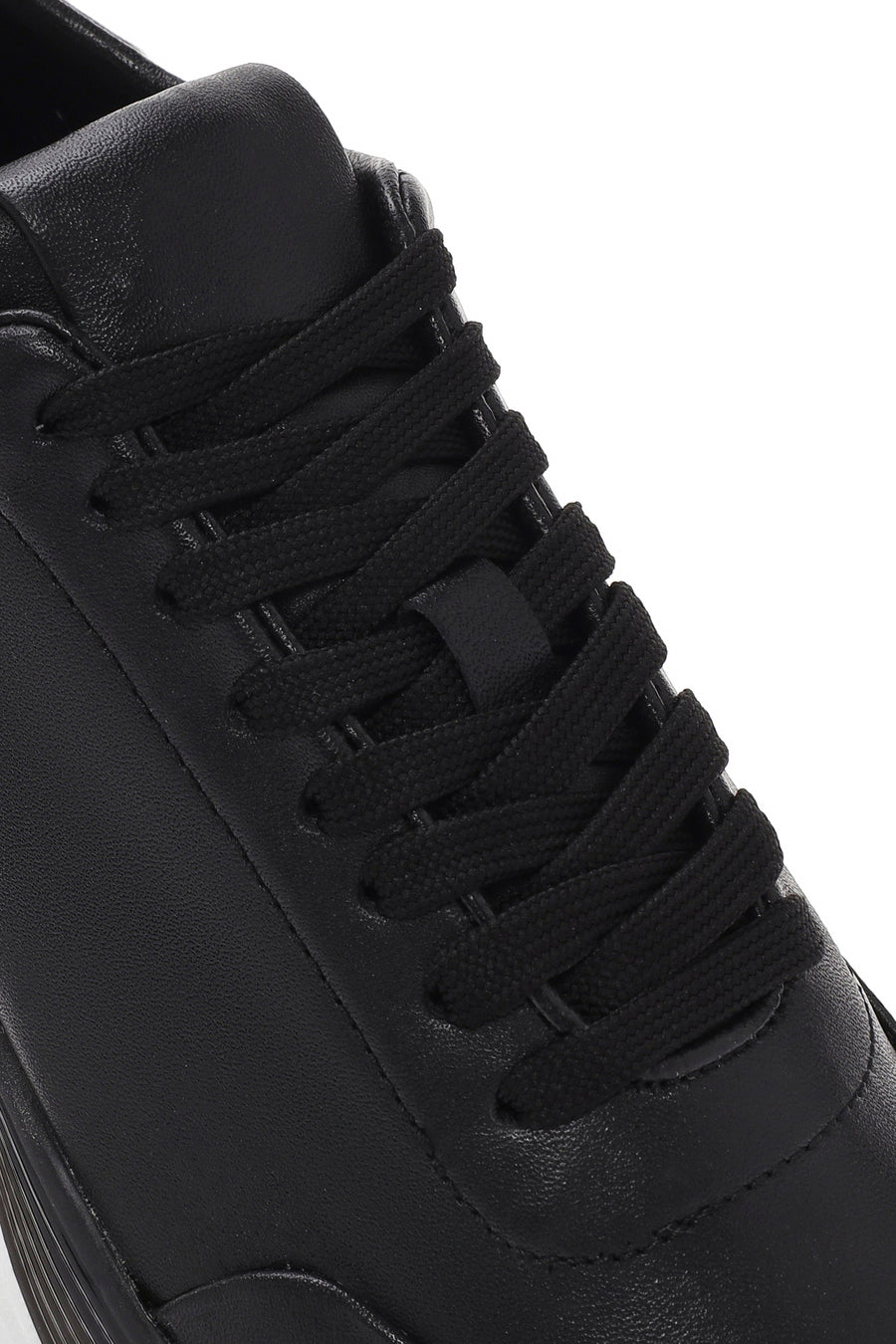 Erkek Siyah Bağcıklı Kalın Tabanlı Deri Sneaker