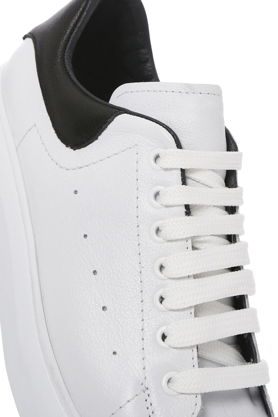 Erkek Beyaz Bağcıklı Kalın Tabanlı Deri Sneaker