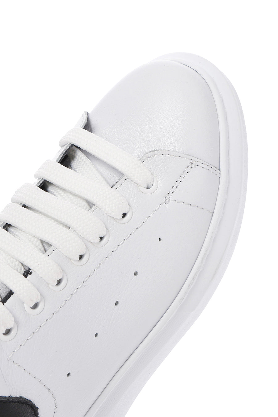 Erkek Beyaz Bağcıklı Kalın Tabanlı Deri Sneaker