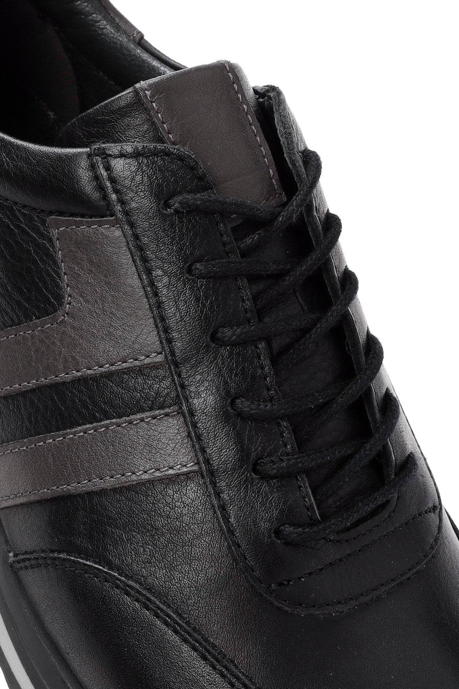 Men's Black Lace-up Leather Sneaker