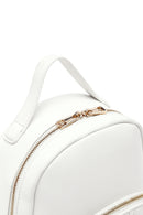 Woman Quilted Backpack with White Accessories | Derimod